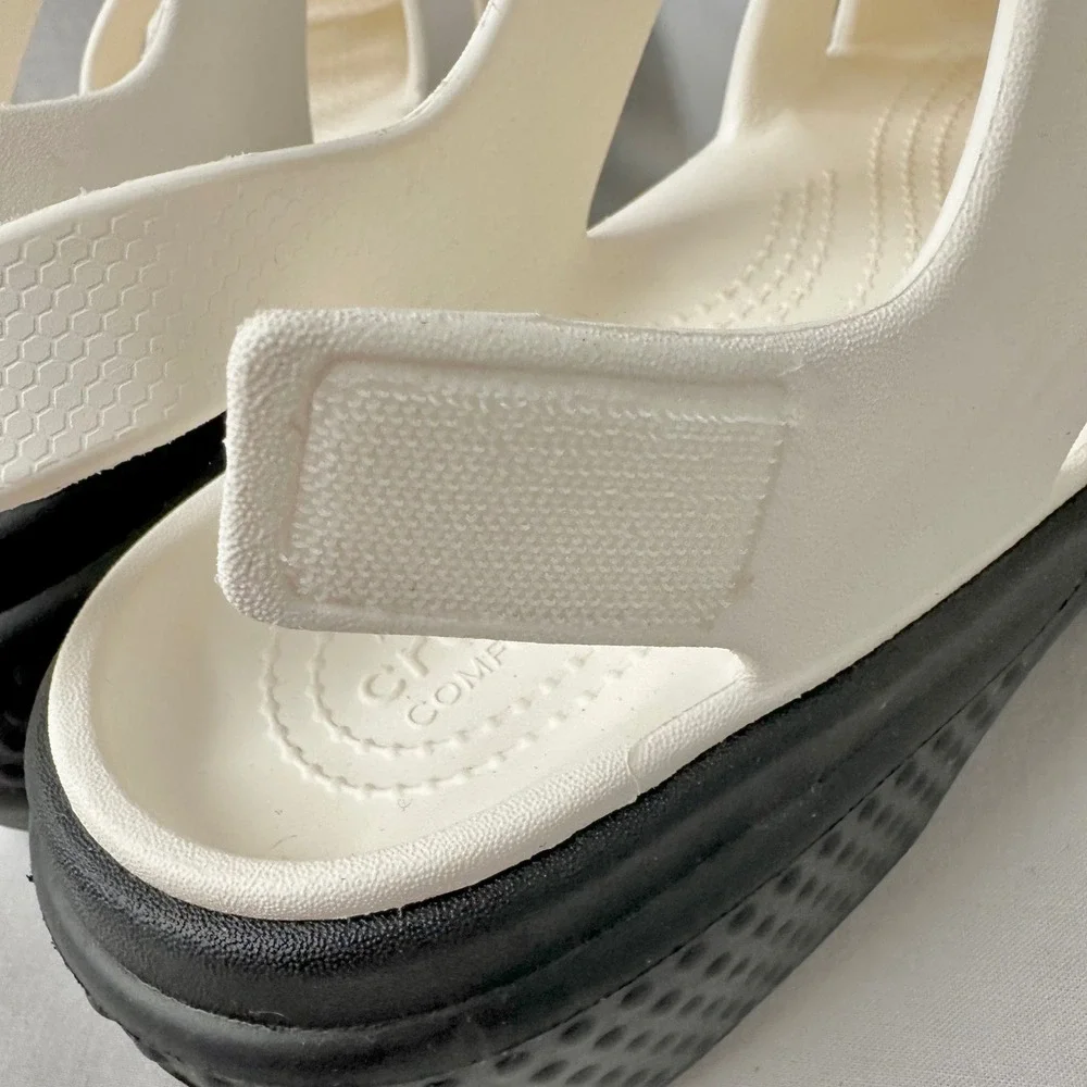 Crocs‎ Stomp Fisherman Sandals in Chalk Sandals Womens 9 Chunky Platform Caged